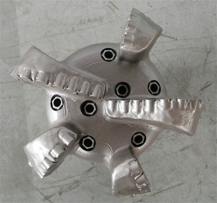 12 1/4&quot; PDCの穴あけ工具5の刃の単一の列のPdcのコア・ビットの高い耐久性